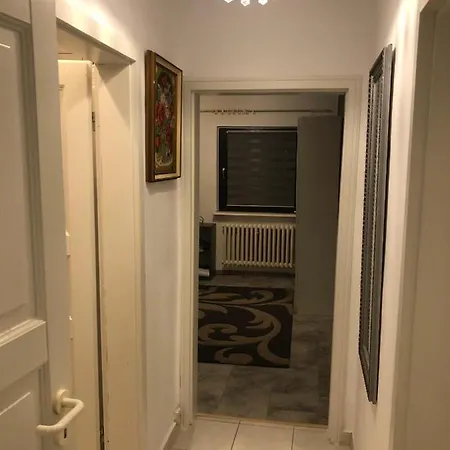 Privatzimmer In Der Naehe Vom Duesseldorfer Flughafen *