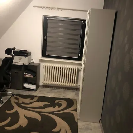 Privatzimmer In Der Naehe Vom Duesseldorfer Flughafen