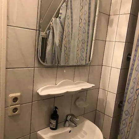 Daire Privatzimmer In Der Naehe Vom Duesseldorfer Flughafen